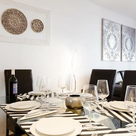 Picasso Daisy Фуэнхирола