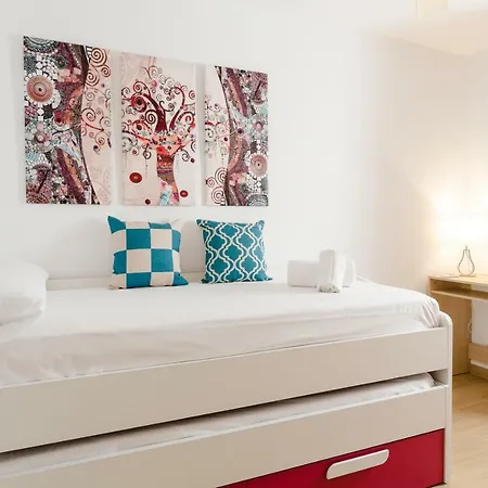 Picasso Daisy Apartment *